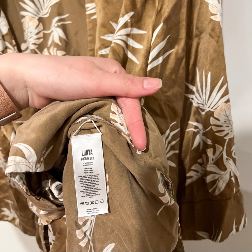 Lunya Silk Palm Robe - Picture 9 of 12